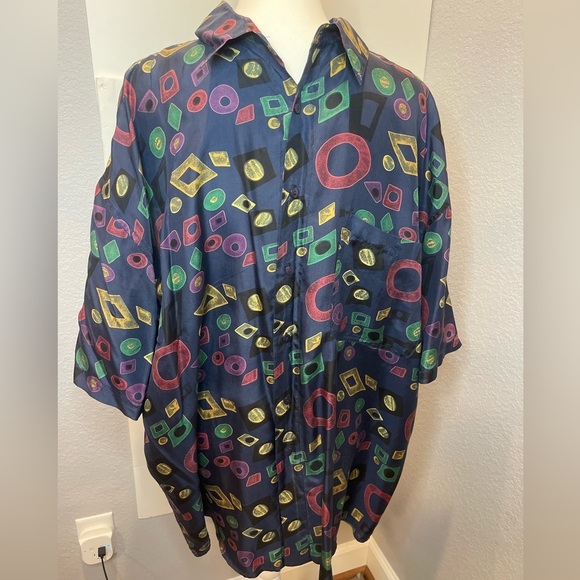 Impact 100% Silk Men’s Button Down Size Large
Navy Blue with Geometric pattern - Picture 2 of 5